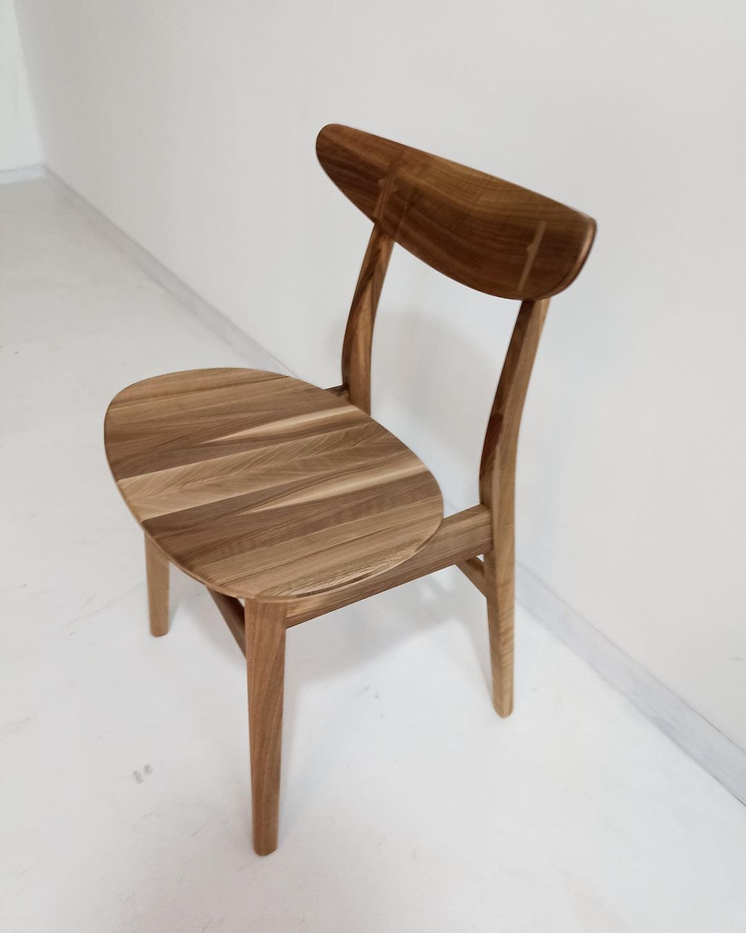 Eva Walnut Dining Chair | S10Home