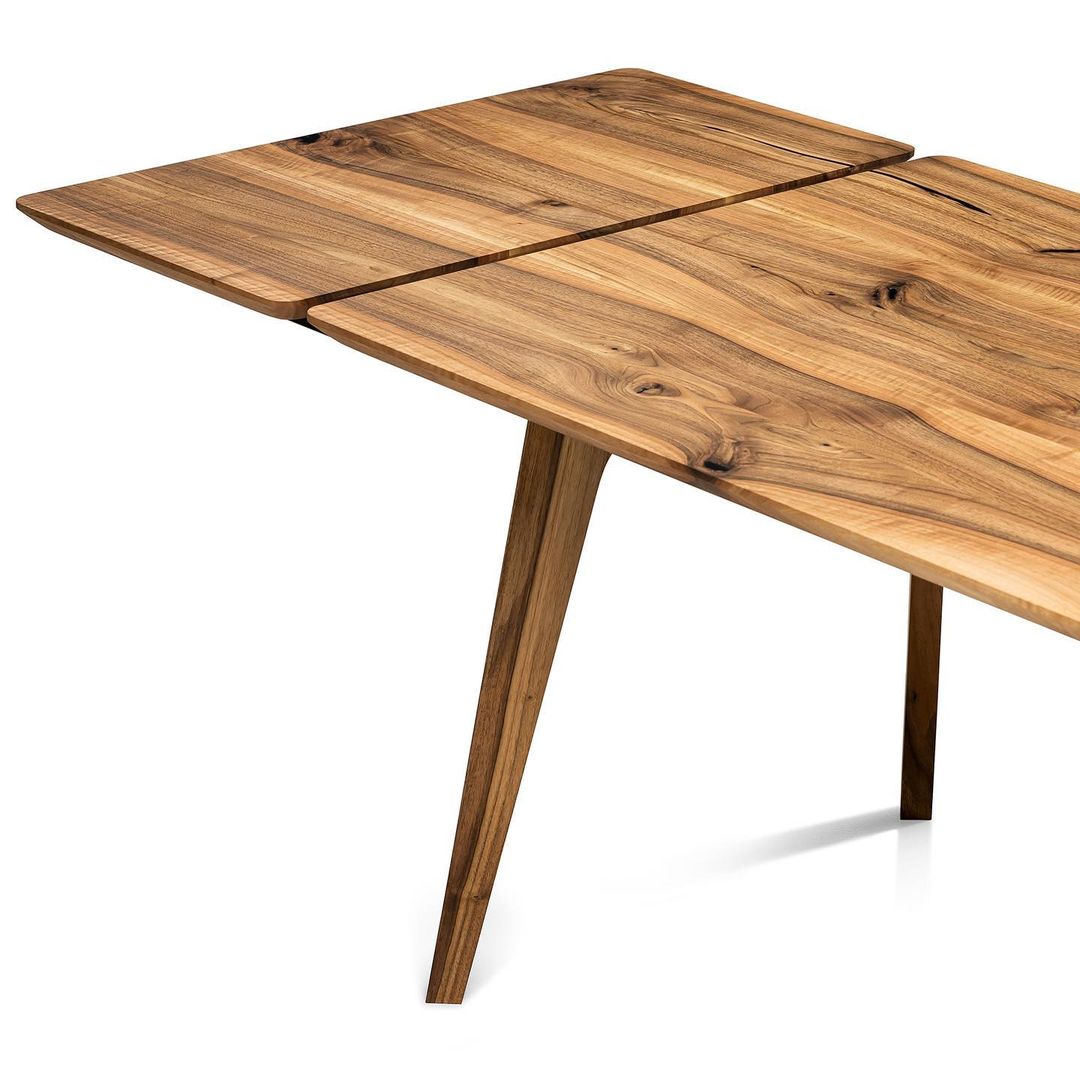 Extendable on sale walnut table