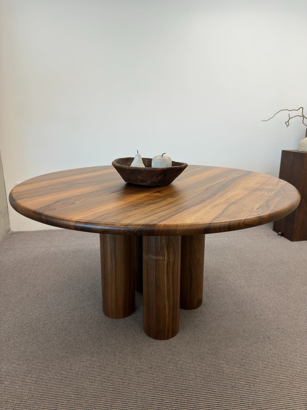 Round Extendable Walnut Ella Walnut Handcrafted Round Dining Table Extendable | S10Home